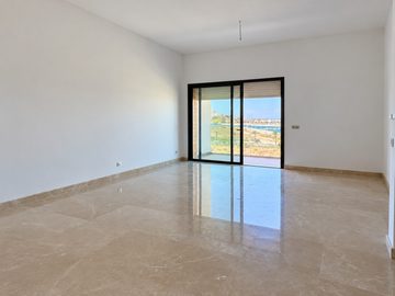 Salon de l'appartement Marina N°302