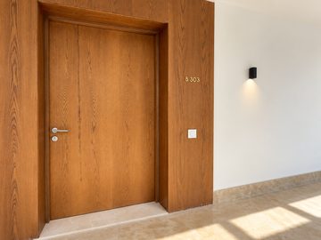 Porte N°303 de l'appartement Marina N°303